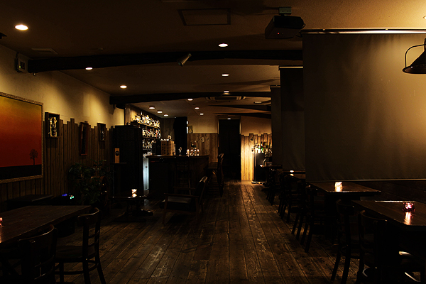 Bar & Dining BeeFr[ X܉摜 02